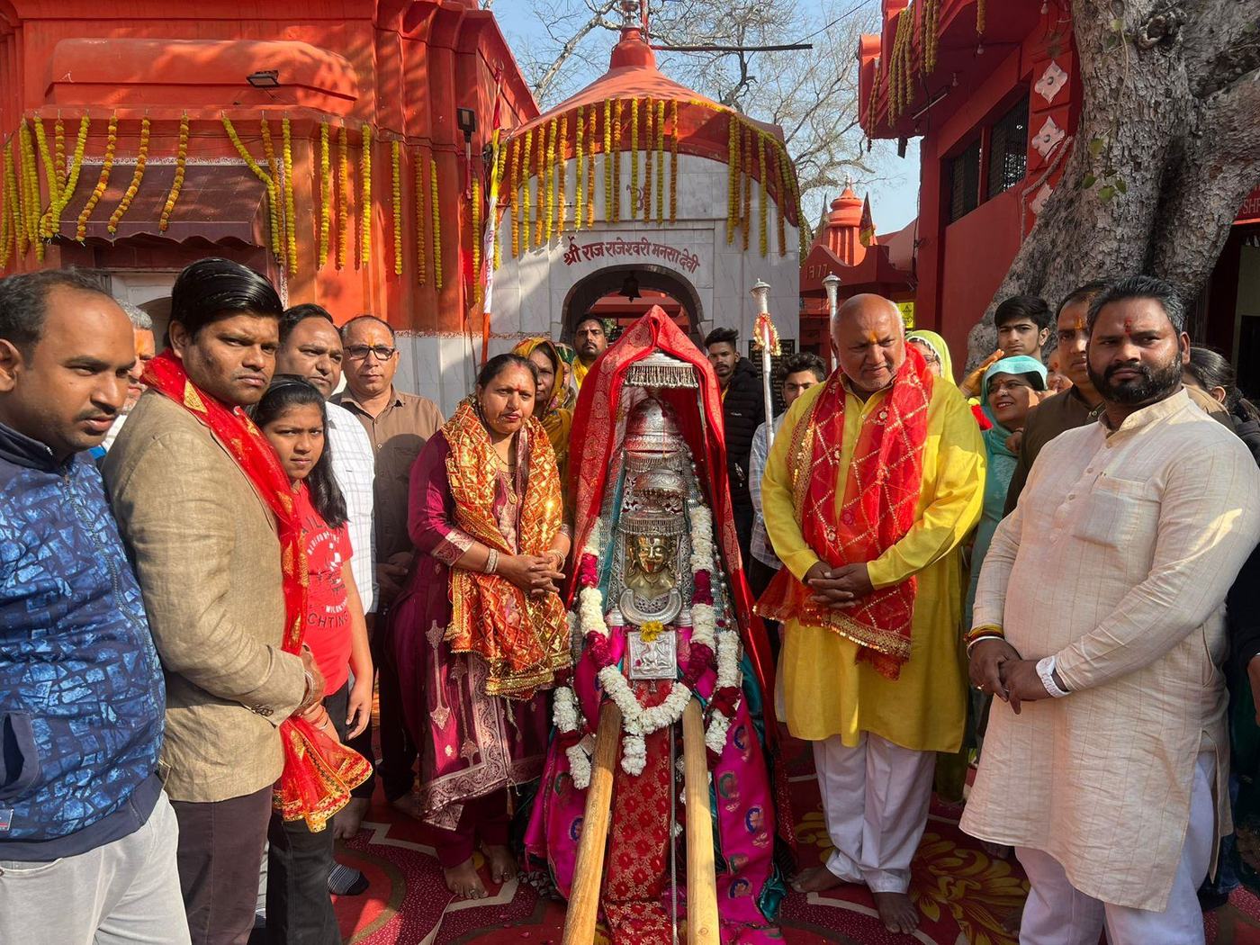 The palki of Maa Jayanti Devi with devotees